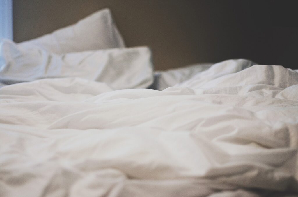 bed, sheets, pillows-2607154.jpg